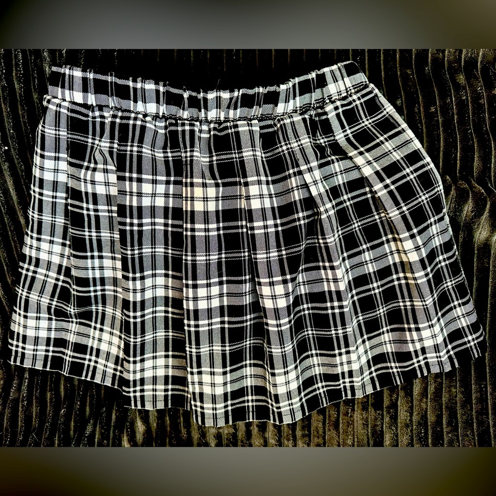 Pleated, elastic waist, plaid mini skirt, girls size 14/16